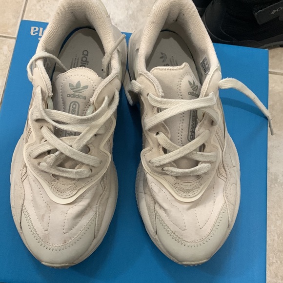 Adidas Ozweegos - Picture 2 of 6